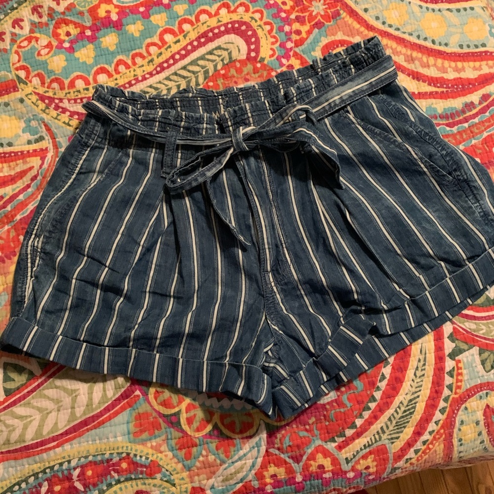 AE striped paper bag shorts